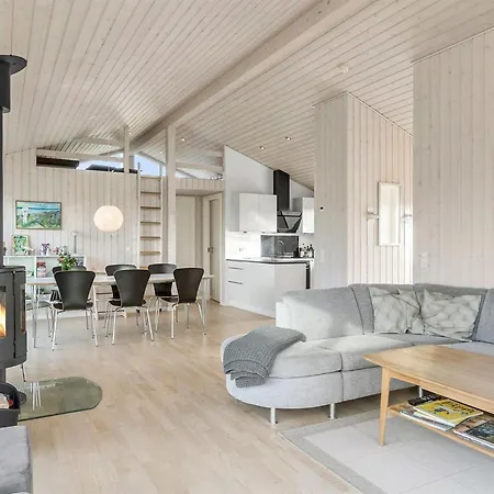 Mirla - 50m From The Sea In Nw Jutland By Interhome